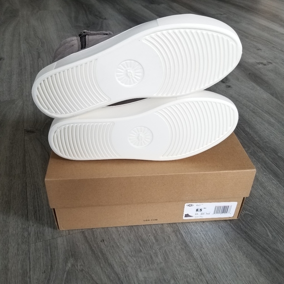 UGG Olli Suede Sneakers. - Picture 8 of 8